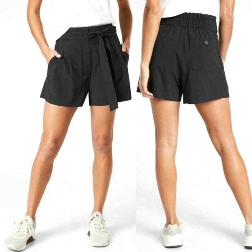 Athleta Skyline II shorts black